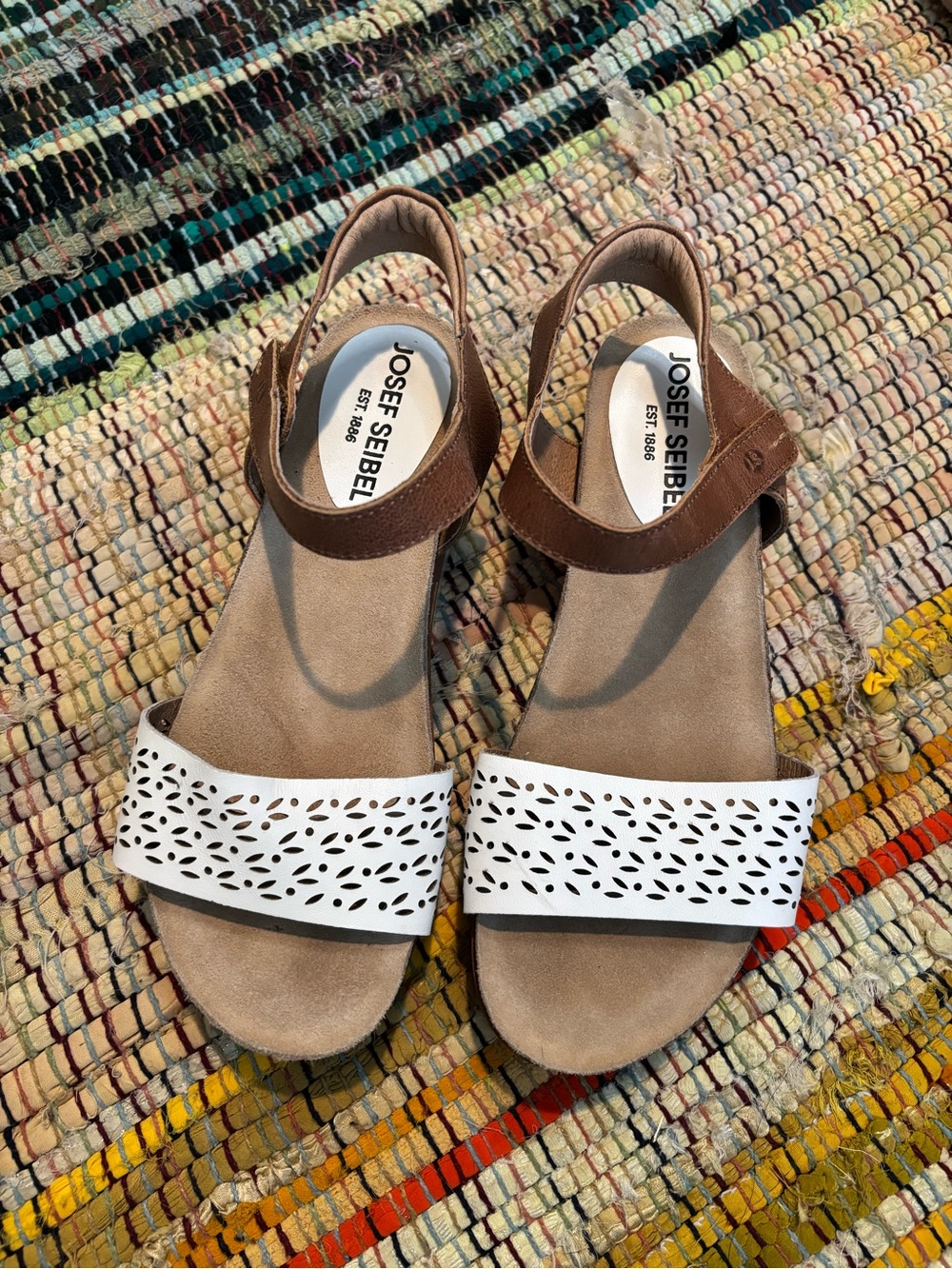 Josef Seibel White and Brown Perforated Slide Sandals like new size 38 / 7.5 - Picture 2 of 10